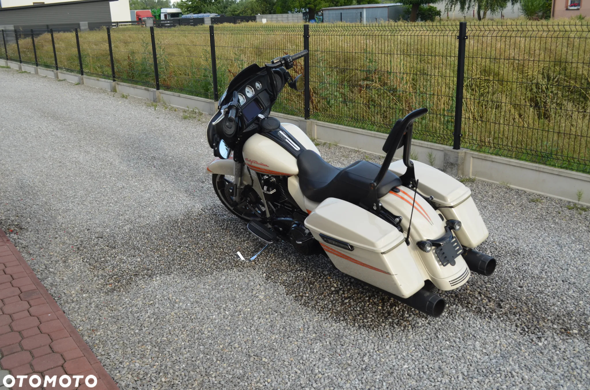 Harley-Davidson Touring Street Glide - 24