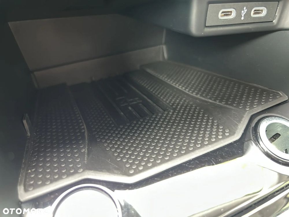 Volkswagen T-Roc - 16