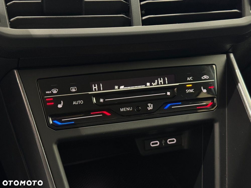 Volkswagen Taigo 1.5 TSI ACT Style DSG - 23