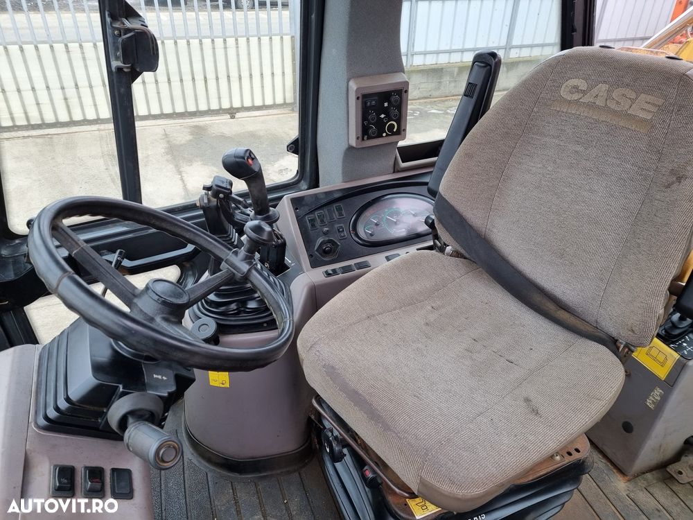 Case 590 Super M - 4