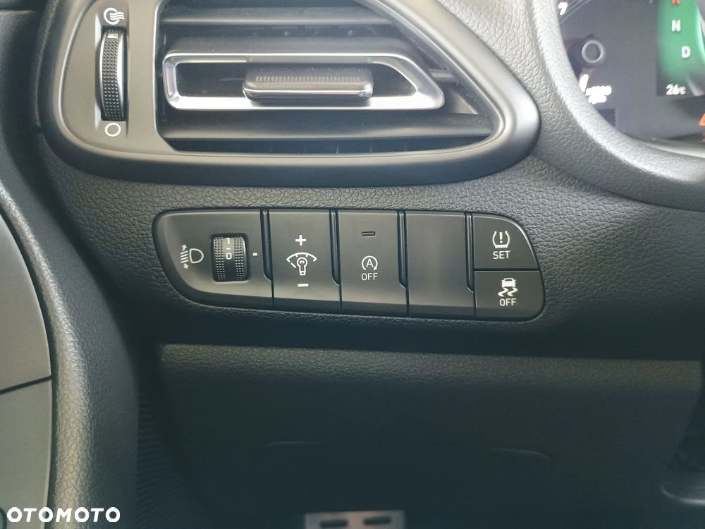 Hyundai i30 1.5 T-GDI 48V-Hybrid DCT N-Line - 27