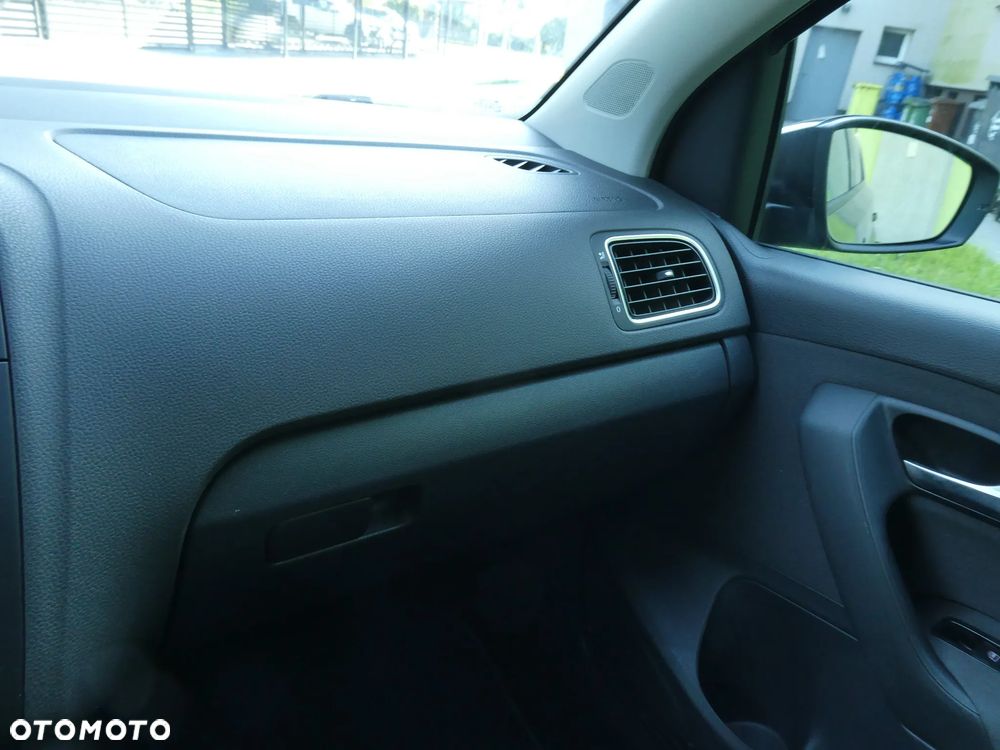 Volkswagen Polo 1.4 Comfortline - 24