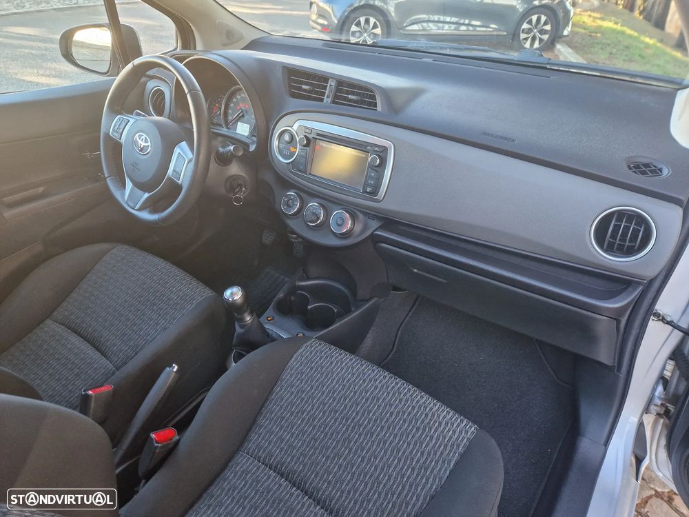 Toyota Yaris 1.0 VVT-i Life - 11