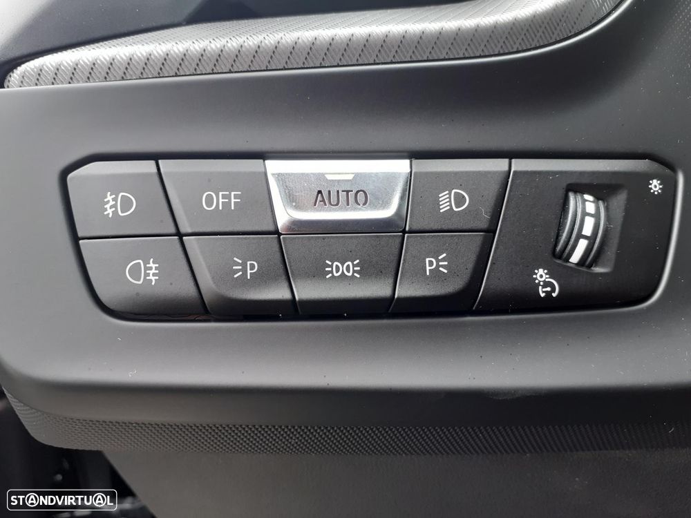 BMW 118 i Pack Desportivo M Auto - 30