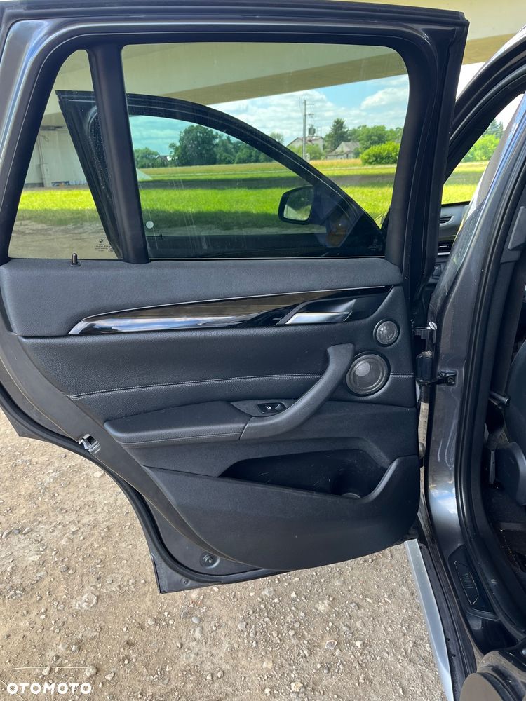 BMW X1 xDrive25i Sport Line - 16