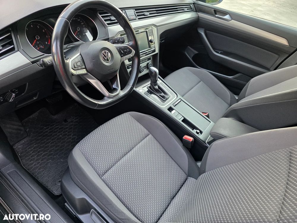 Volkswagen Passat - 4