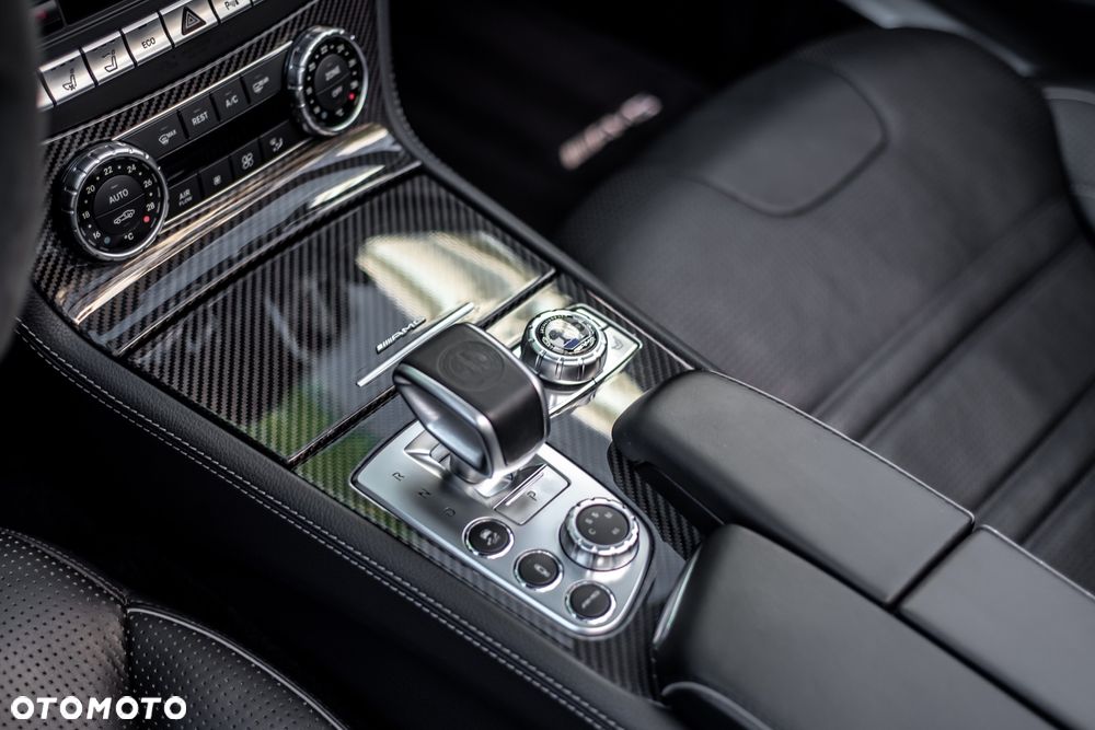 Mercedes-Benz SL 63 AMG AMG Speedshift MCT 7-Gang Sportgetriebe AMG Performance Package - 9