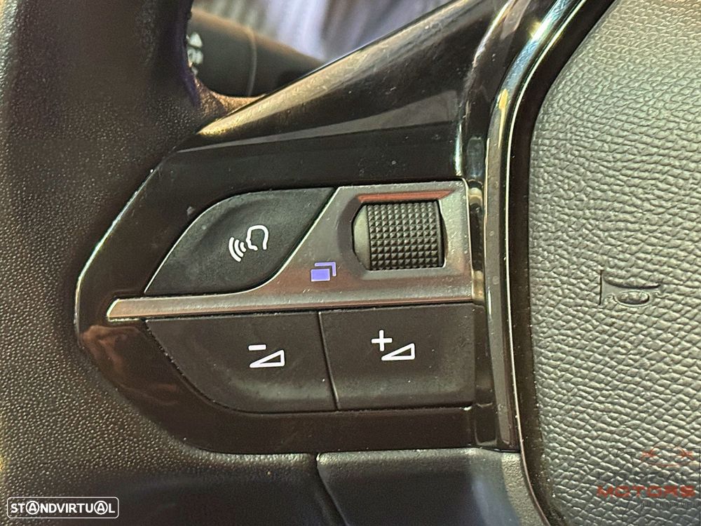 Peugeot 2008 1.2 PureTech Allure Pack - 23