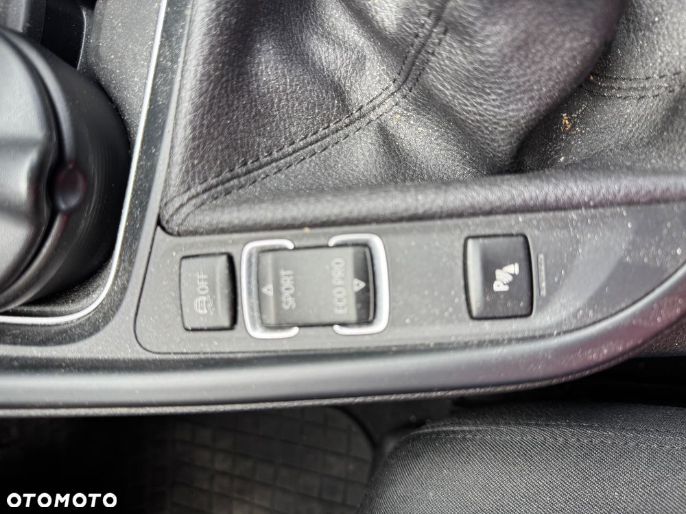 BMW Seria 3 318d Luxury Line EU6 - 27