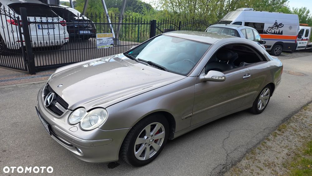 Mercedes-Benz CLK - 8