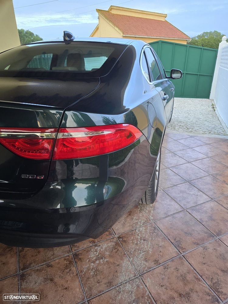 Jaguar XF 2.0 D Prestige - 4