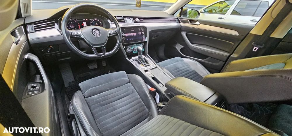 Volkswagen Passat Variant 2.0 TDI DSG Highline - 13