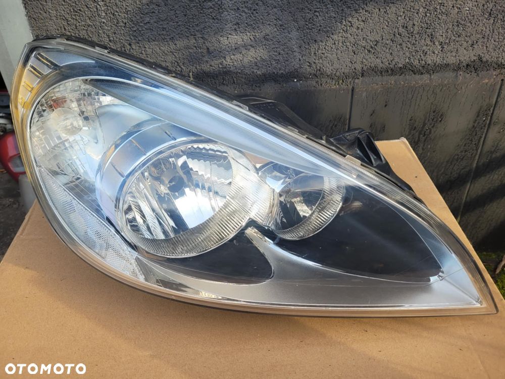 Lampa prawa VOLVO S60 V60 2 10-13R - 1