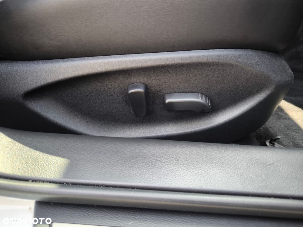 Infiniti Q50 - 32
