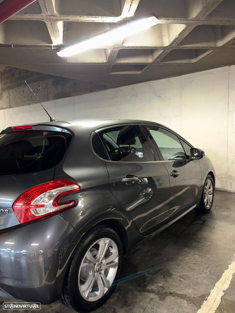 Peugeot 208 1.4 HDi Allure - 7