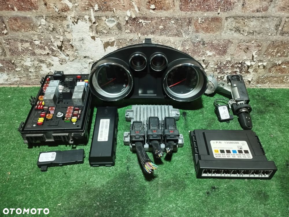 ZESTAW STARTOWY KOMPUTER 12654137 OPEL ASTRA J 1.4T - 1