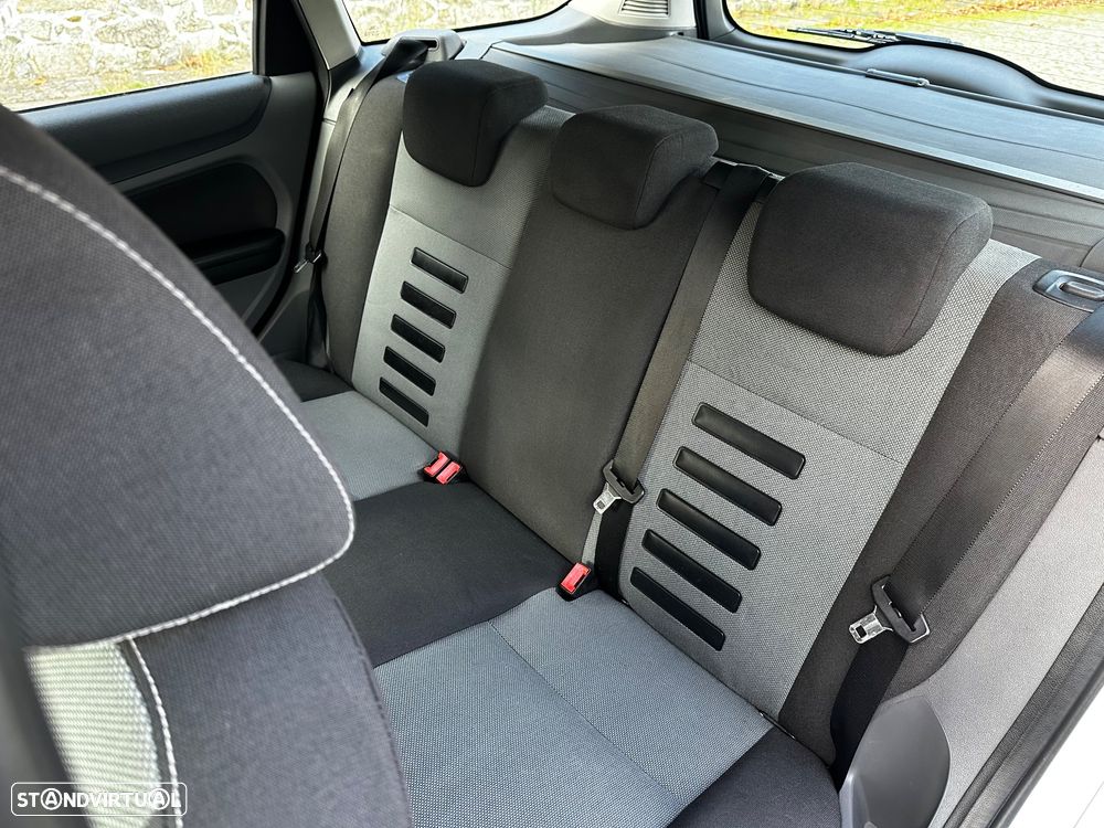 Ford Focus SW 1.6 TDCi Sport - 29