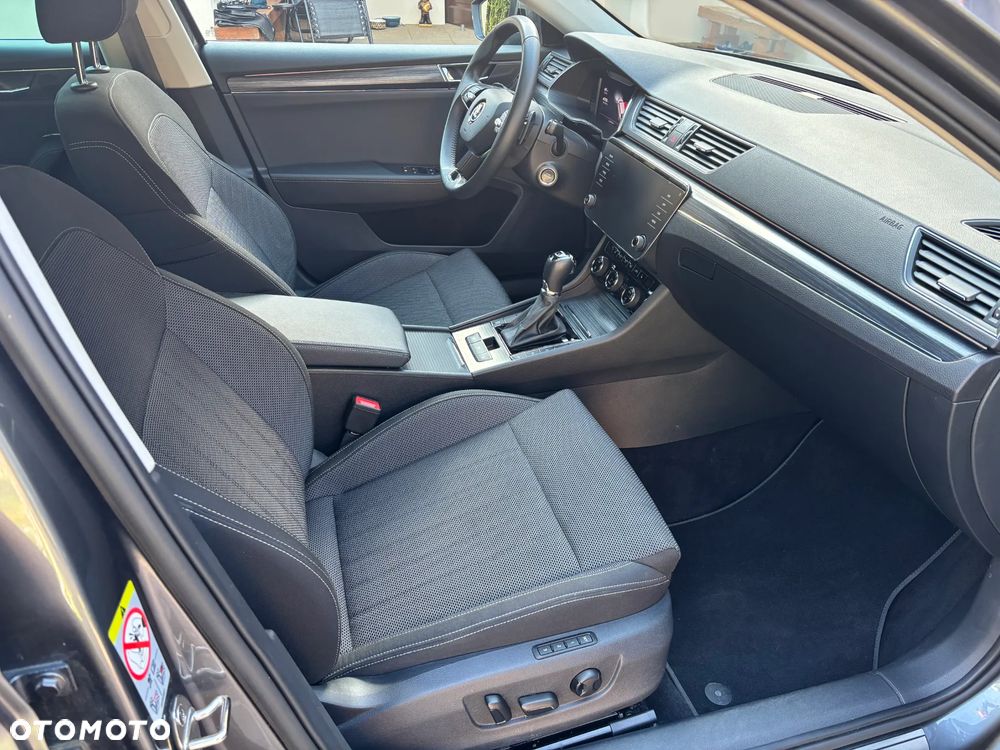 Skoda Superb 2.0 TDI SCR 4x4 Style DSG - 11