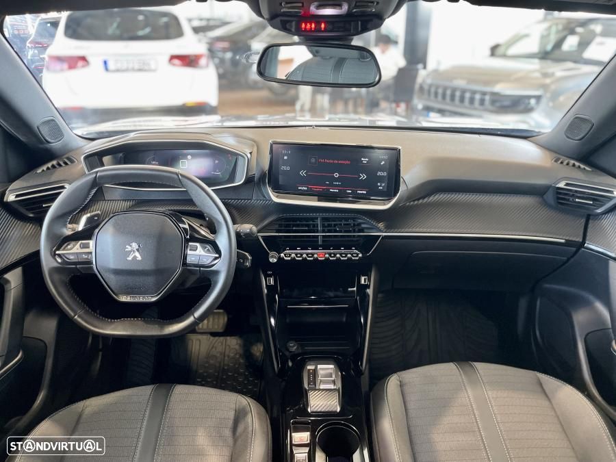 Peugeot 2008 1.2 PureTech Allure Pack EAT8 - 28