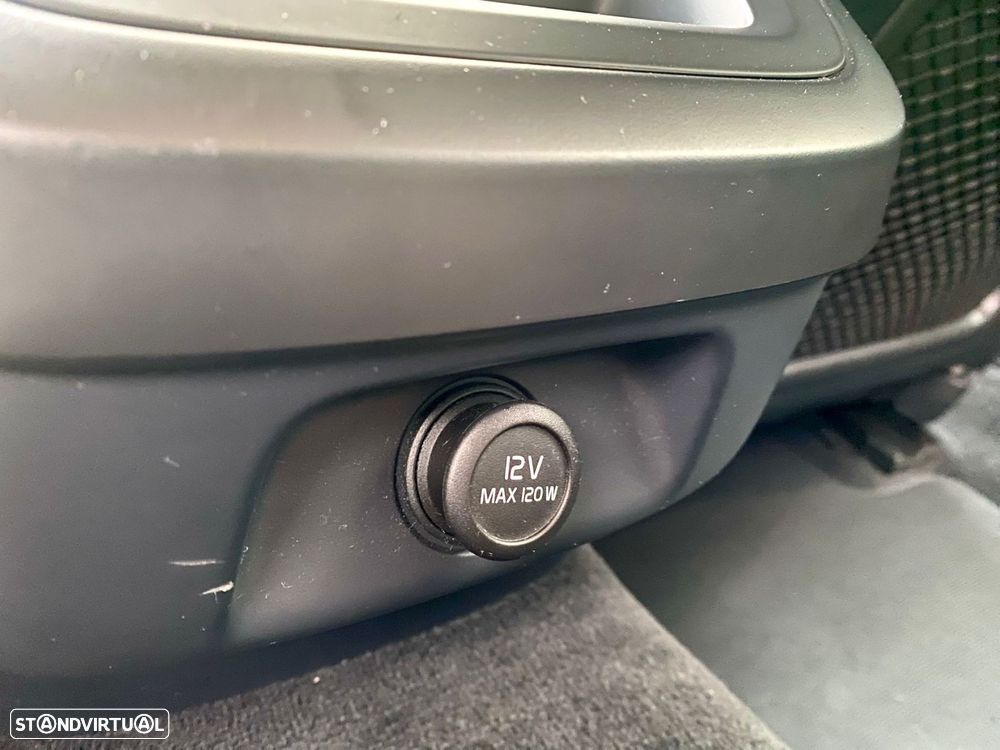 Volvo V60 2.0 D3 Momentum Geartronic - 26