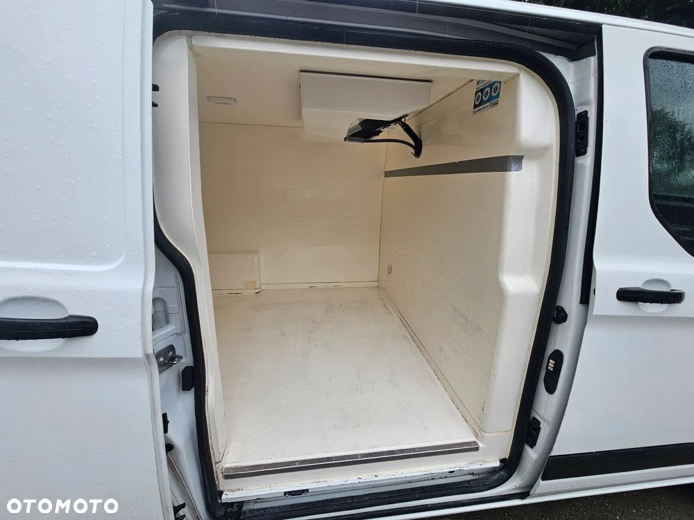 Ford TRANSIT CUSTOM - 13