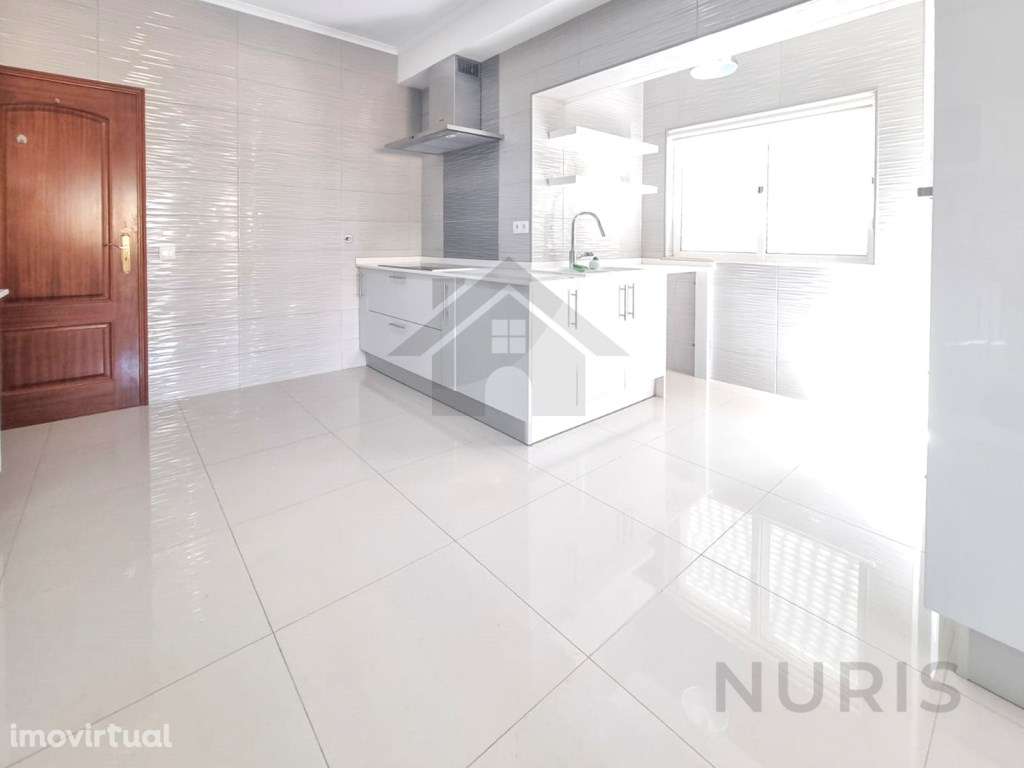 Moradia T4+1 Para venda em Portimão - Grande imagem: 2/26