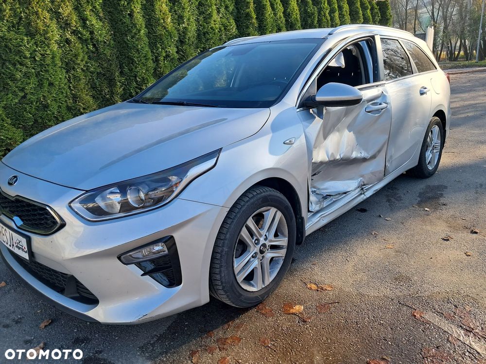 Kia Ceed - 11