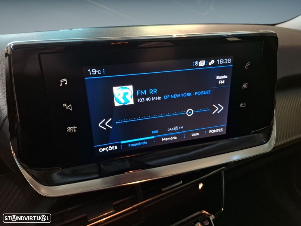 Peugeot 2008 1.2 PureTech Active - 19