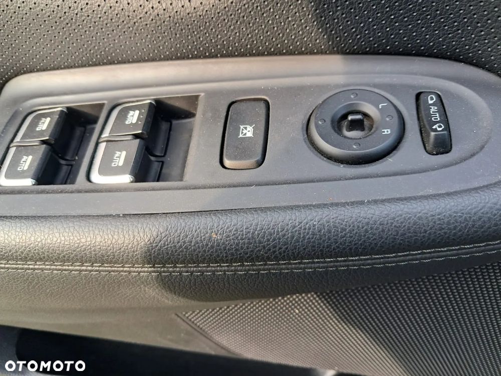 Kia Carens 1.7 CRDi 115 Dream Team Edition - 22