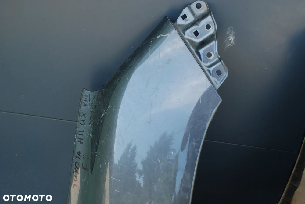 BŁOTNIK PRAWY PRZÓD PRZEDNI TOYOTA HILUX VIII 8 15- - 11