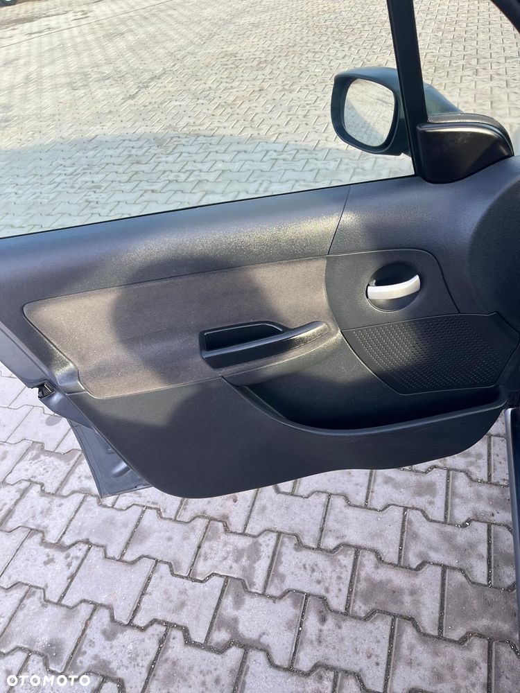 Citroën C3 1.1 First Tonic - 12