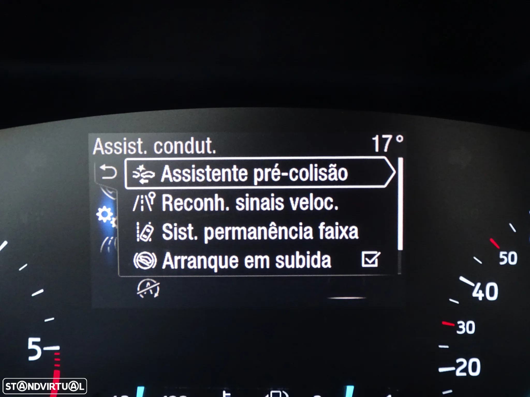 Ford Focus SW 1.5 TDCi EcoBlue Titanium - 46