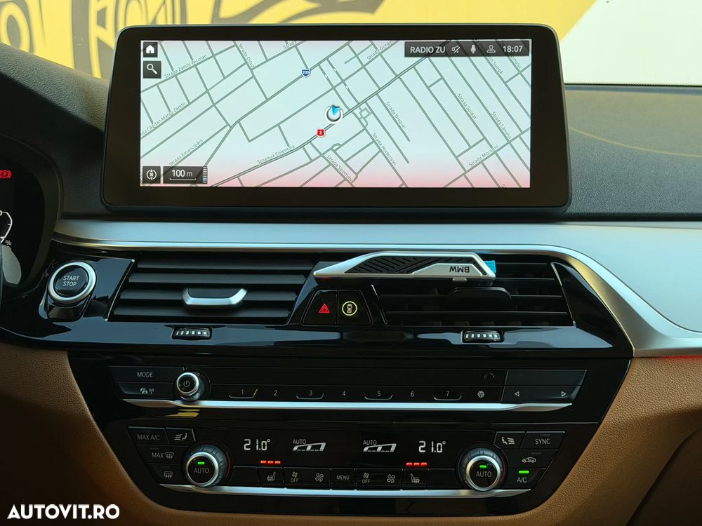 BMW Seria 5 530e Aut. - 21