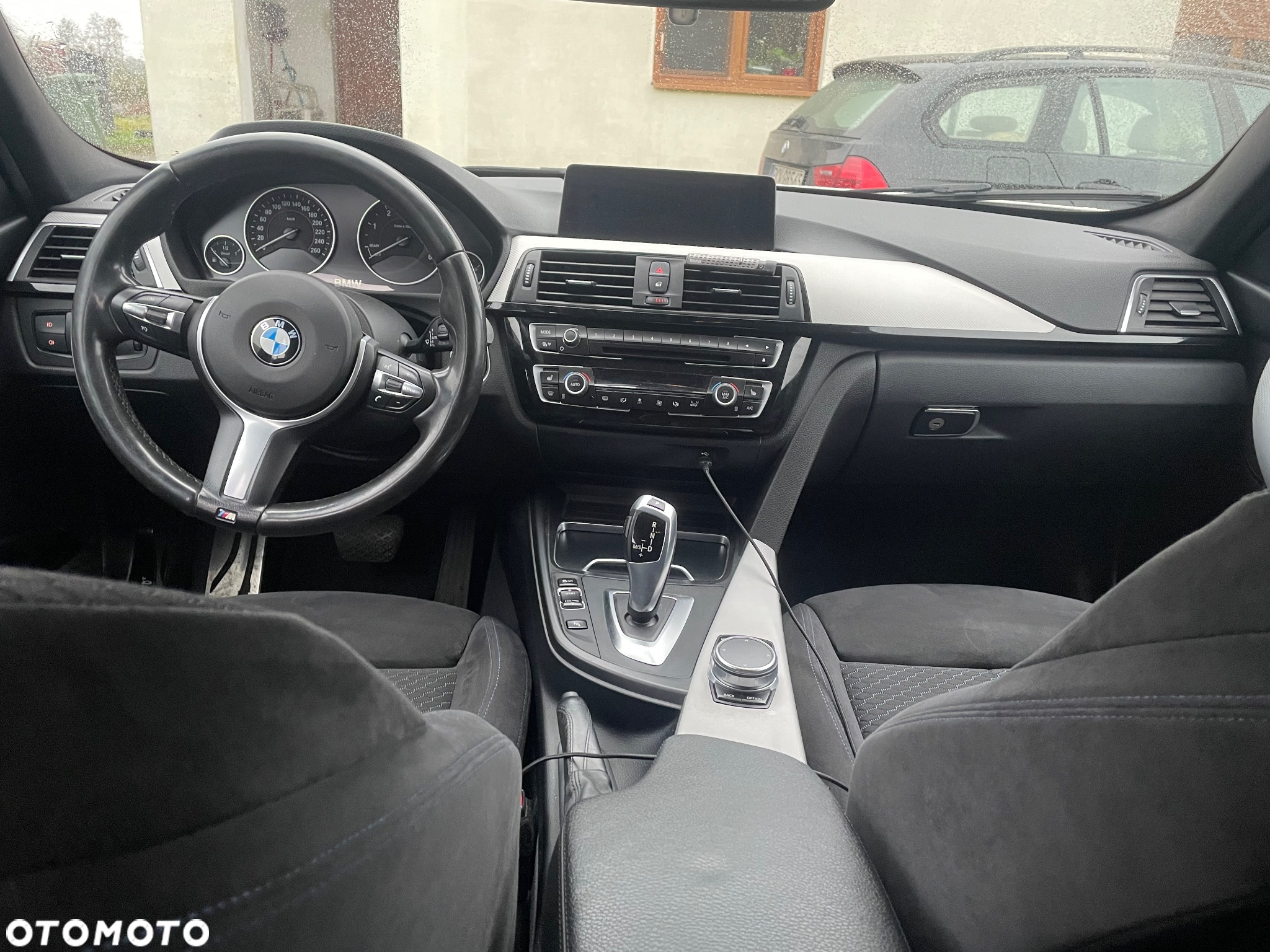 BMW Seria 3 320d M Sport - 9