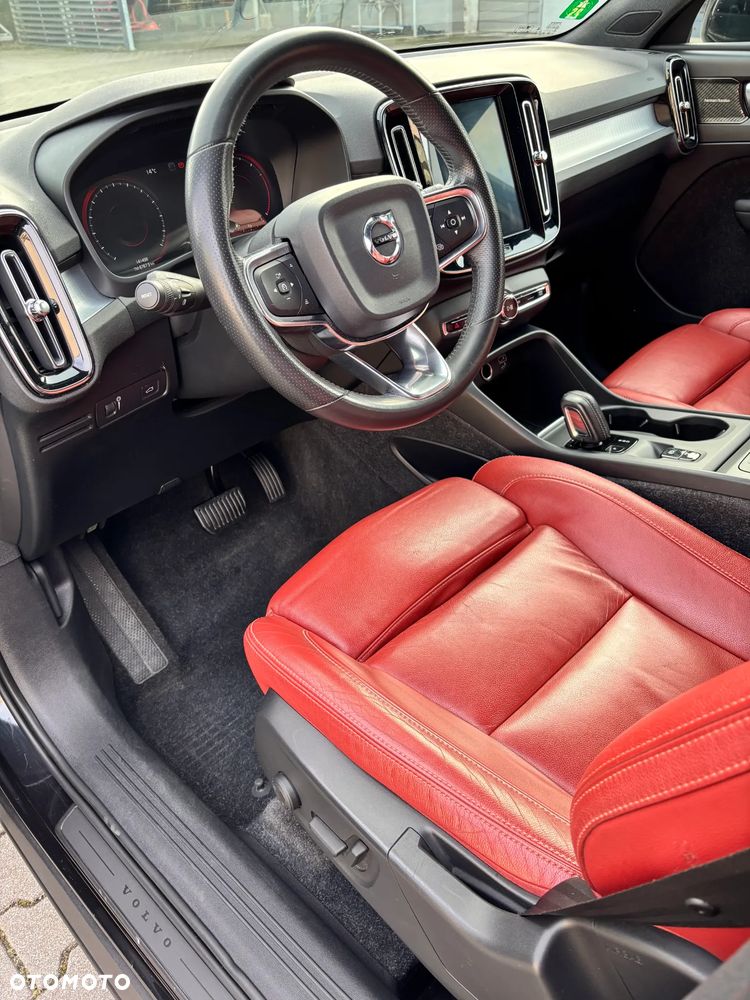 Volvo XC 40 D4 AWD Momentum (Intro Edition) - 3