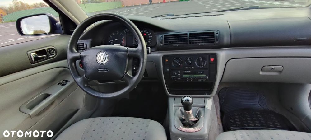 Volkswagen Passat 1.6 CL - 13