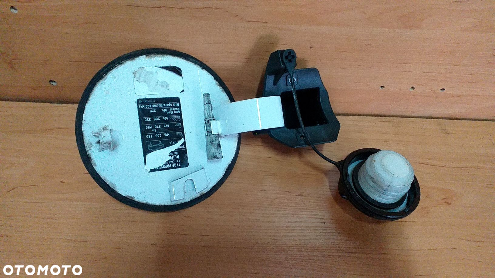 Klapka wlewu paliwa korek Opel Corsa D Lift 3-drzwi Z474 13183306 - 3