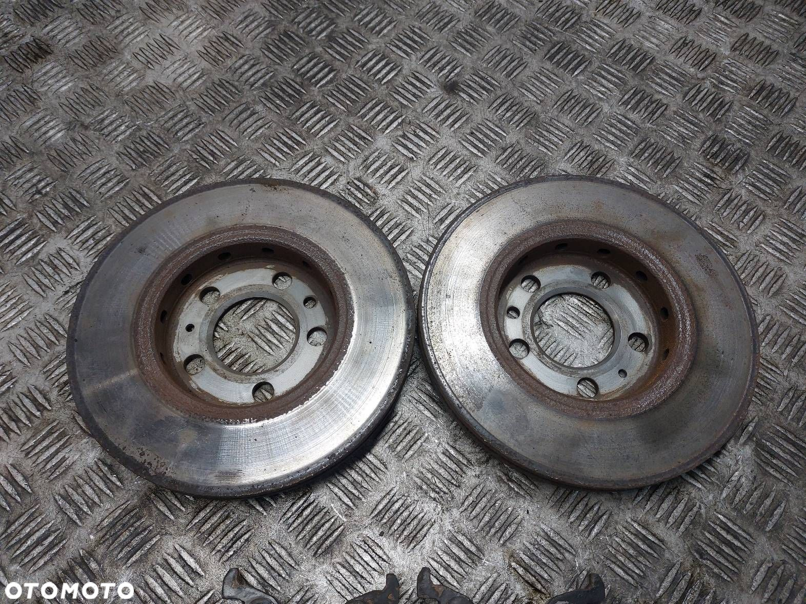 TARCZE HAMULCOWE PRZÓD + KLOCKI VW POLO IV 1.4 16V - 2