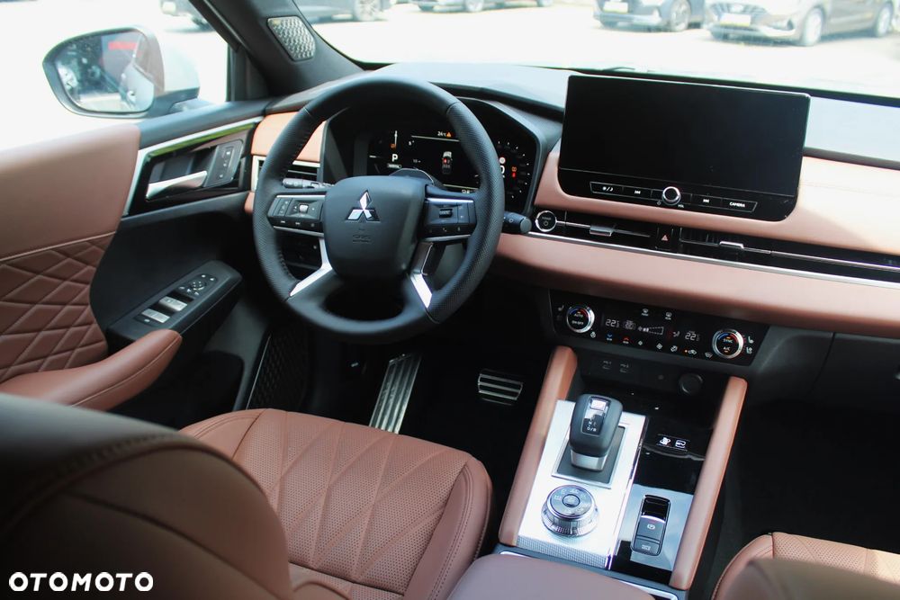 Mitsubishi Outlander Instyle Plus - 19