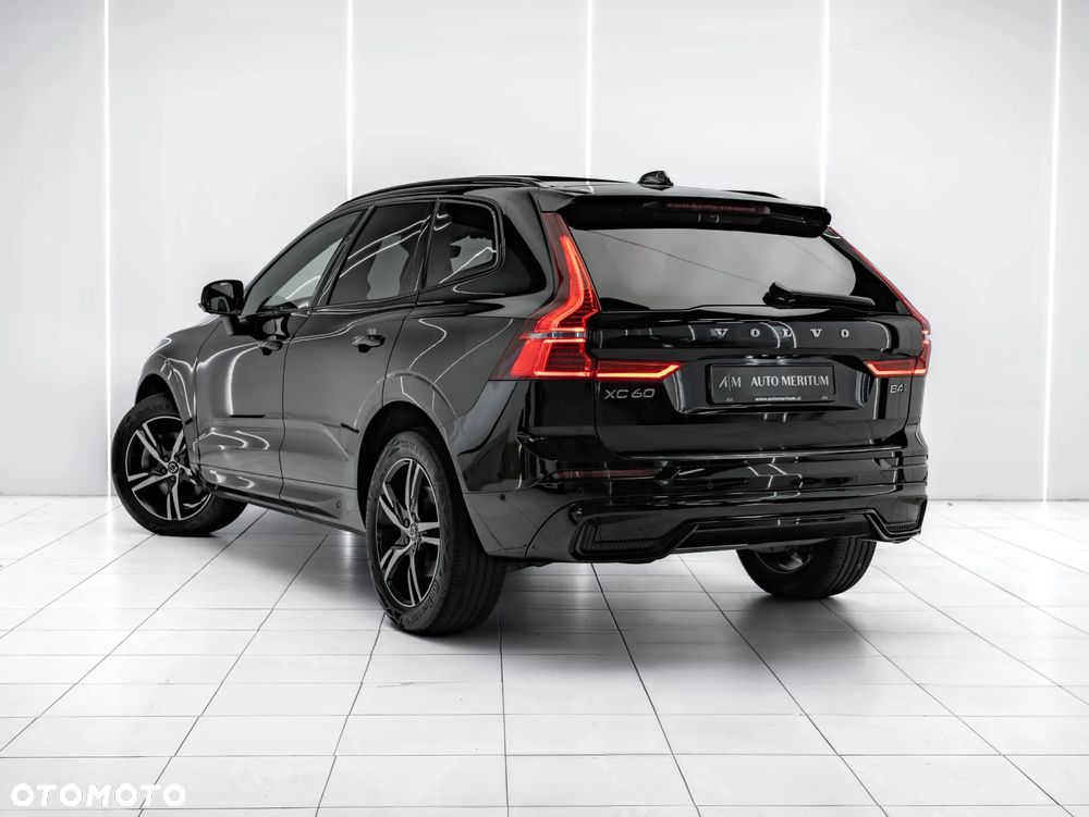 Volvo XC 60 B4 D AWD Plus Dark - 3