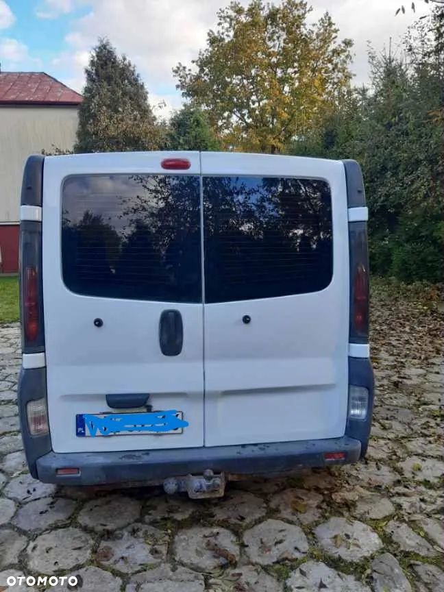 Nissan Primaster - 4