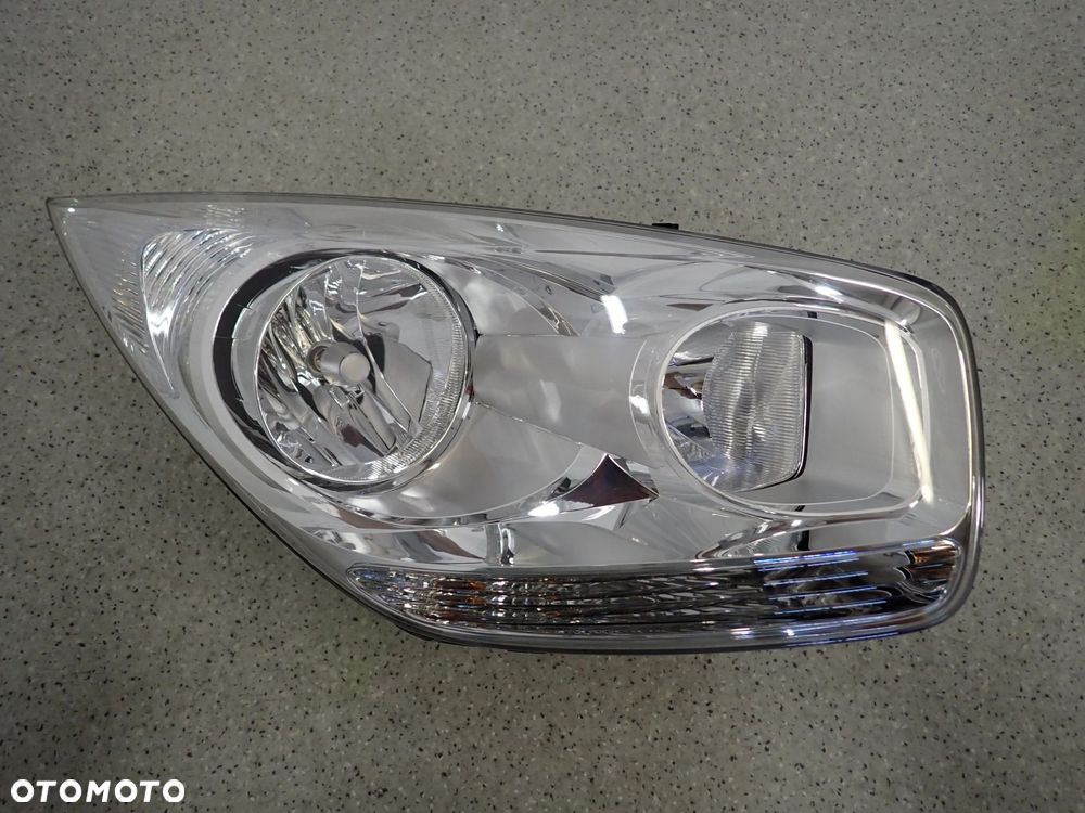 KIA VENGA 09- LAMPA PRZEDNIA PRAWA - 1