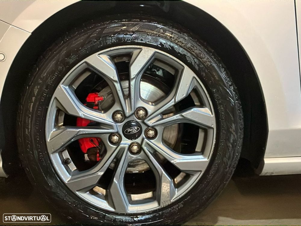 Ford Focus 1.0 EcoBoost MHEV ST-Line X - 23