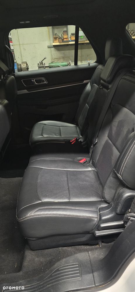 Ford Explorer - 7