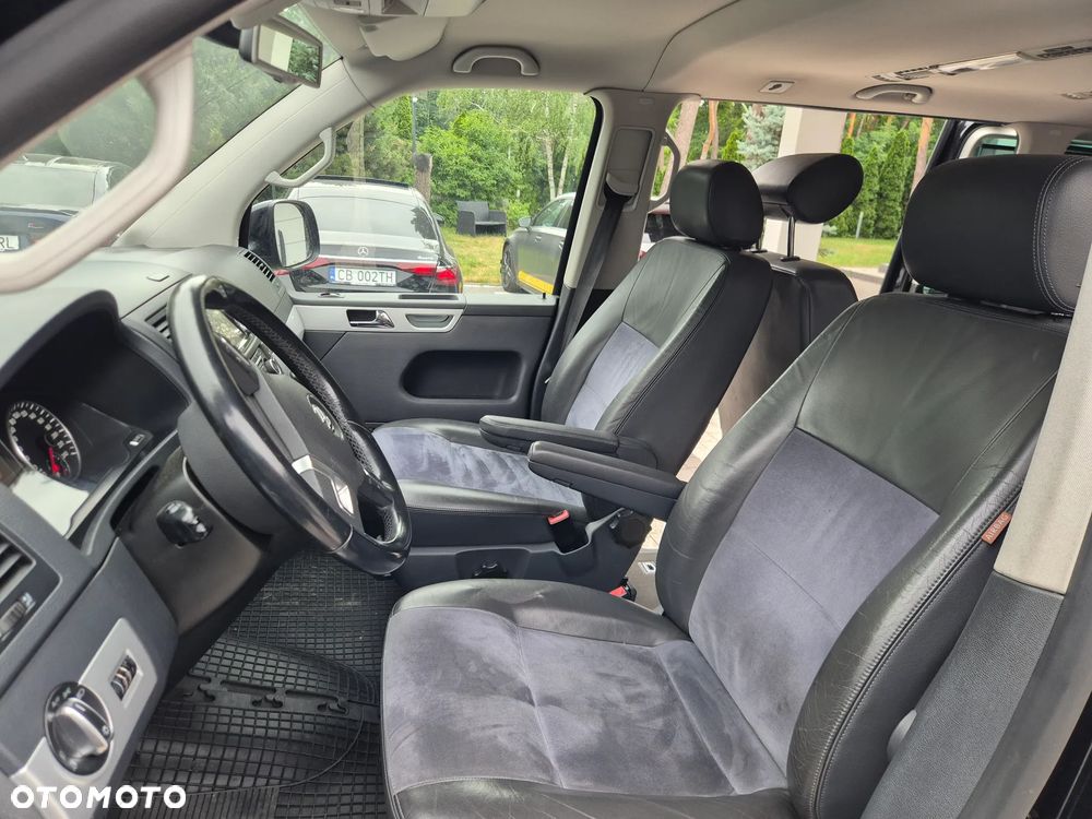 Volkswagen Multivan - 13