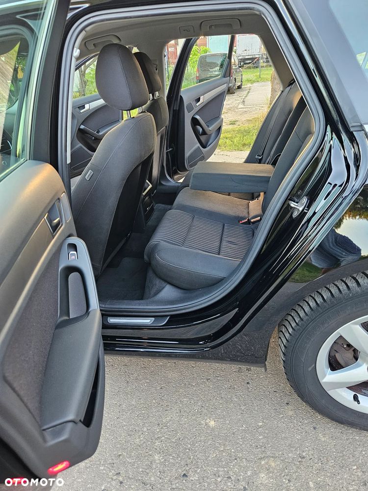 Audi A4 Avant 2.0 TDI DPF Ambiente - 23