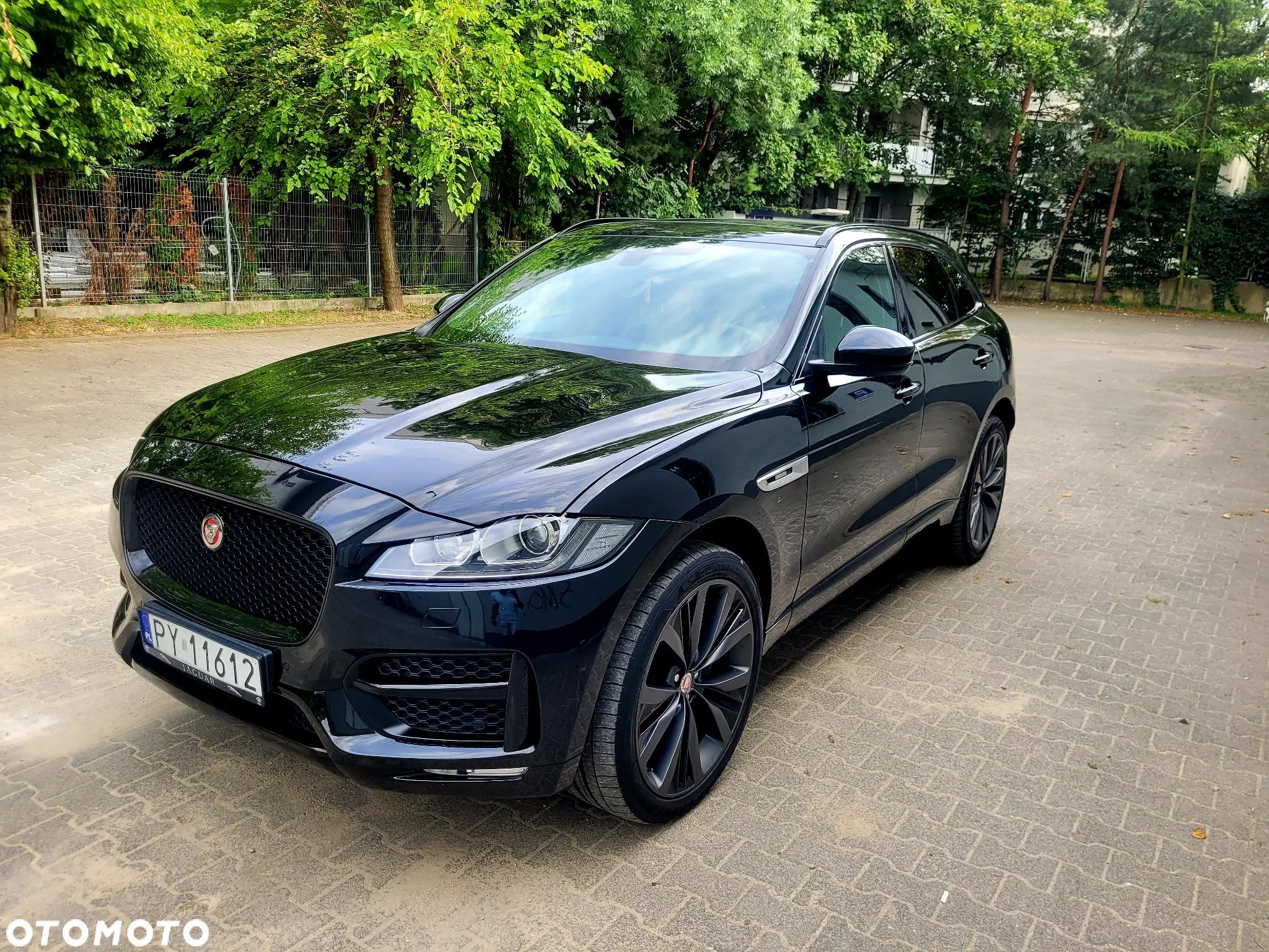Jaguar F-Pace 2.0 i4D AWD R-Sport - 1