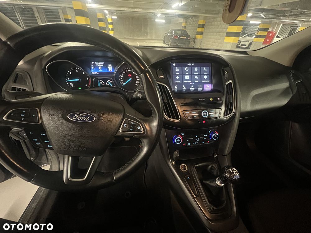 Ford Focus 1.5 TDCi ST-Line - 11
