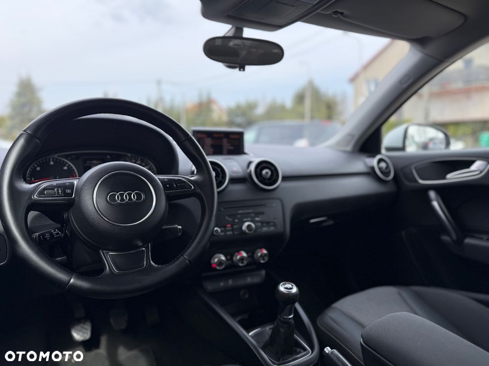 Audi A1 Sportback 1.6 TDI Attraction - 17
