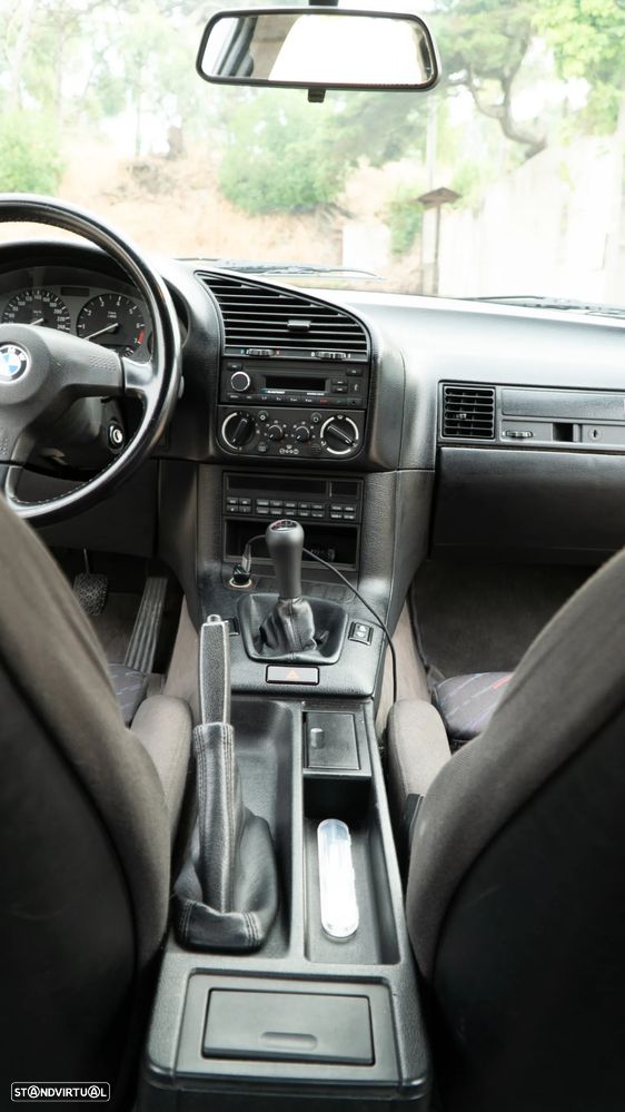 BMW 325 i - 22